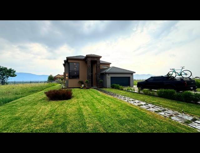 4 BEDROOM HOUSE FOR SALE IN EVERGLADES ESTATE